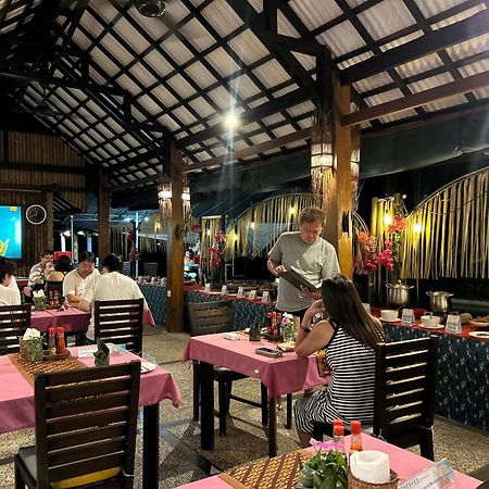 Cocotinos Lembeh A Boutique Dive Lodge Bitung Екстериор снимка