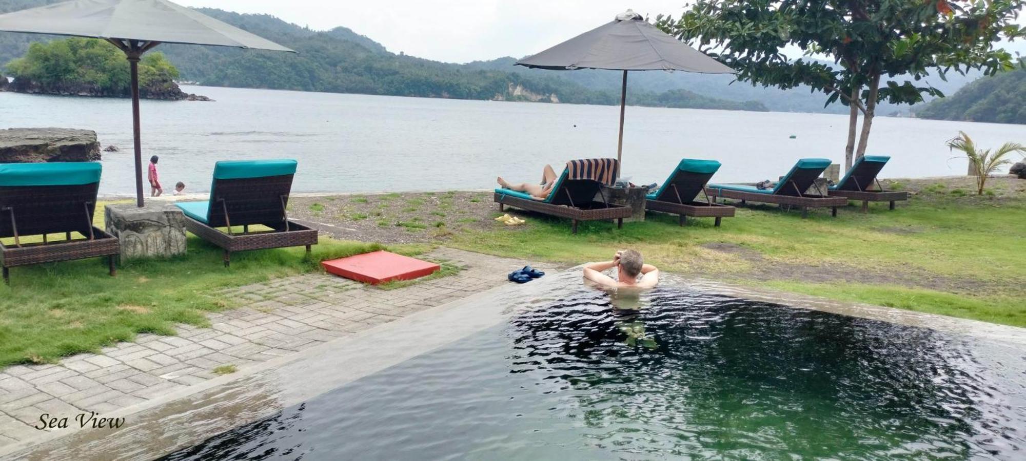 Cocotinos Lembeh A Boutique Dive Lodge Bitung Екстериор снимка